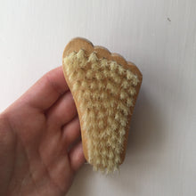 Load image into Gallery viewer, Mini Foot Shaped Exfoliating Brush