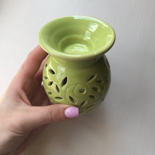 Load image into Gallery viewer, Green Classic Floral Fragrance Warmer