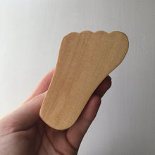 Load image into Gallery viewer, Mini Foot Shaped Exfoliating Brush