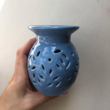 Load image into Gallery viewer, Blue Classic Floral Fragrance Warmer