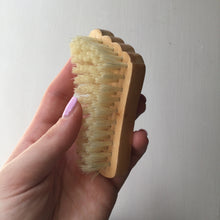 Load image into Gallery viewer, Mini Foot Shaped Exfoliating Brush