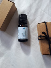 Load image into Gallery viewer, Chamomile Roman Essential Oil
